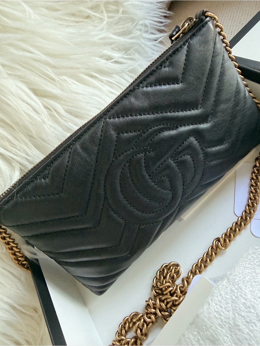 Gucci Black Chevron Leather Crossbody with Gold GG - Picture 4 of 7